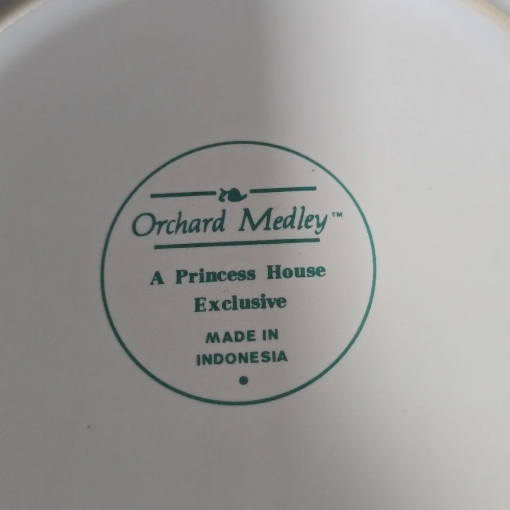 Princess House Orchard Medley Pattern.  Set of 3. 8" Plates - Picture 4 of 4